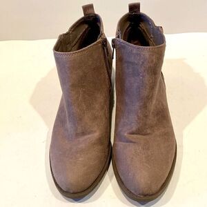 CARLOS by Carlos Santana Brianne Taupe Ankle Boots size 8.5